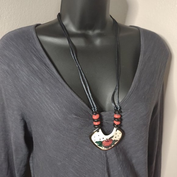 Vintage Red Apple Pendant Necklace - Picture 13 of 14